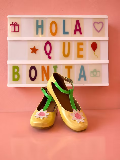 FLORI FLATS